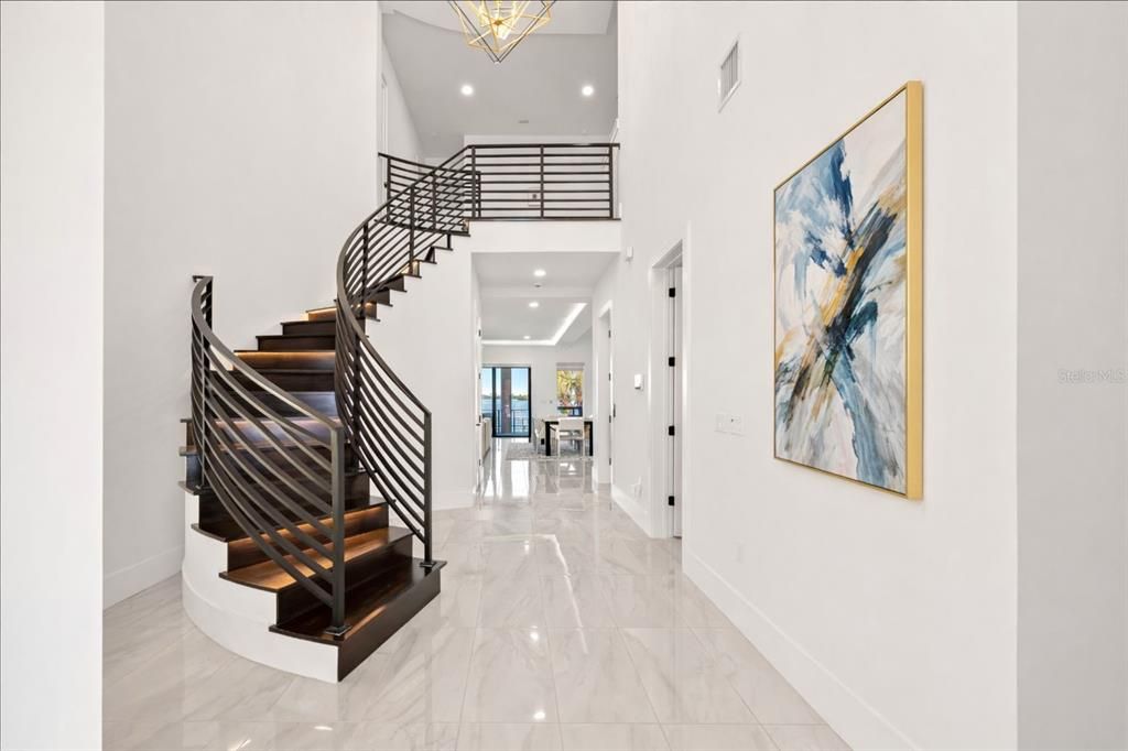 En Venta: $2,999,999 (4 camas, 5 baños, 3800 Pies cuadrados)