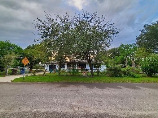 Activo con contrato: $220,999 (2 camas, 1 baños, 1220 Pies cuadrados)
