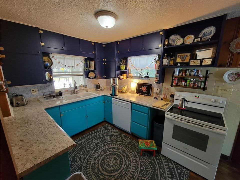 Activo con contrato: $220,999 (2 camas, 1 baños, 1220 Pies cuadrados)