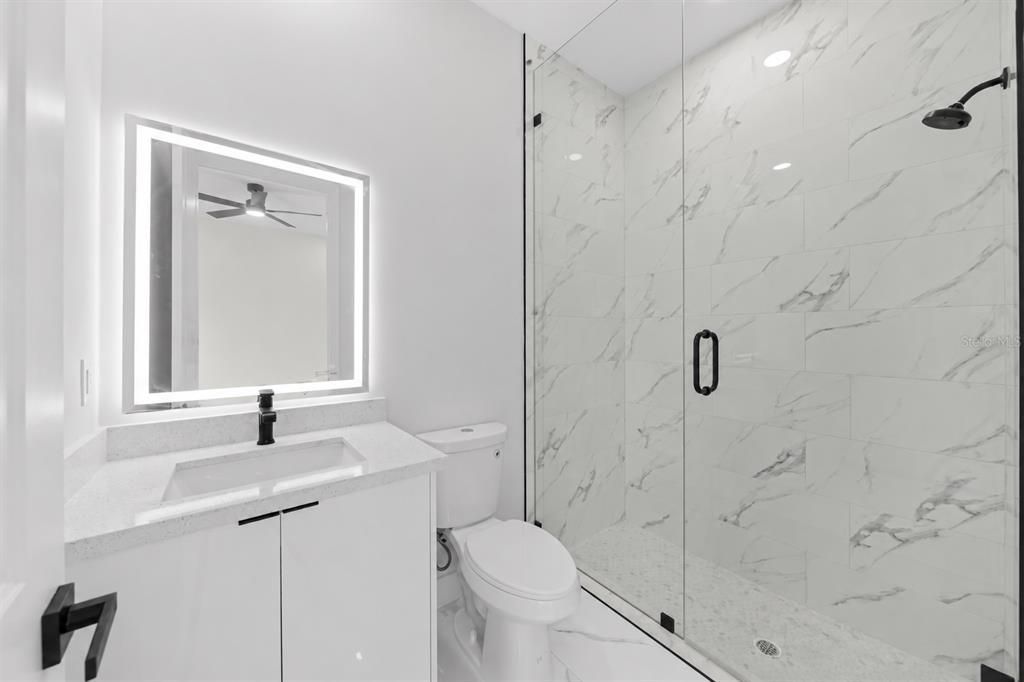 En Venta: $539,900 (6 camas, 0 baños, 2498 Pies cuadrados)