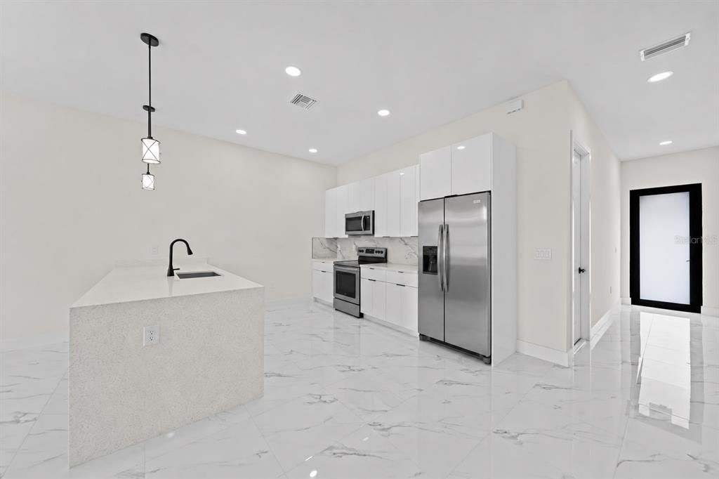 En Venta: $539,900 (6 camas, 0 baños, 2498 Pies cuadrados)