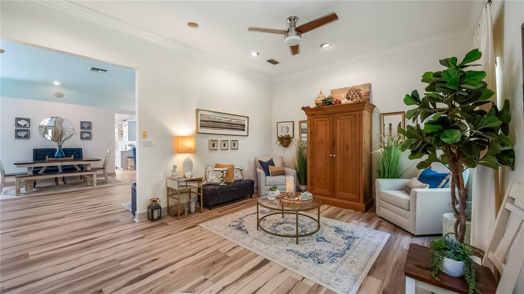 En Venta: $992,000 (4 camas, 3 baños, 2799 Pies cuadrados)