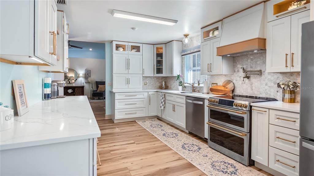 En Venta: $992,000 (4 camas, 3 baños, 2799 Pies cuadrados)