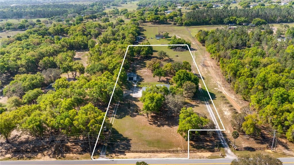 En Venta: $992,000 (4 camas, 3 baños, 2799 Pies cuadrados)