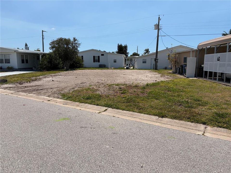 待售: $49,000 (0.10 acres)