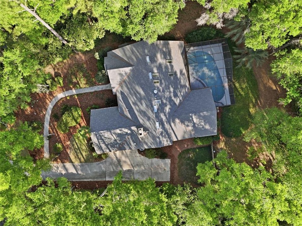 Activo con contrato: $595,000 (3 camas, 2 baños, 2390 Pies cuadrados)