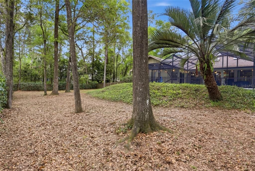 Activo con contrato: $595,000 (3 camas, 2 baños, 2390 Pies cuadrados)