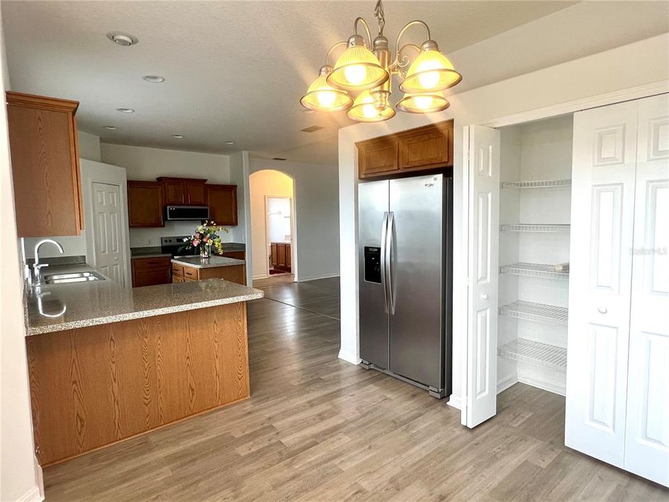 For Rent: $2,150 (3 beds, 2 baths, 1468 Square Feet)