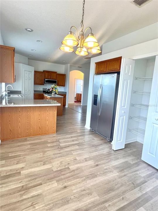 For Rent: $2,150 (3 beds, 2 baths, 1468 Square Feet)