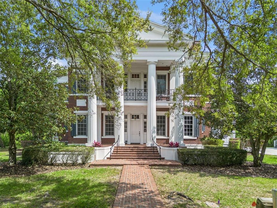 Vendido Recientemente: $3,200,000 (6 camas, 5 baños, 6750 Pies cuadrados)