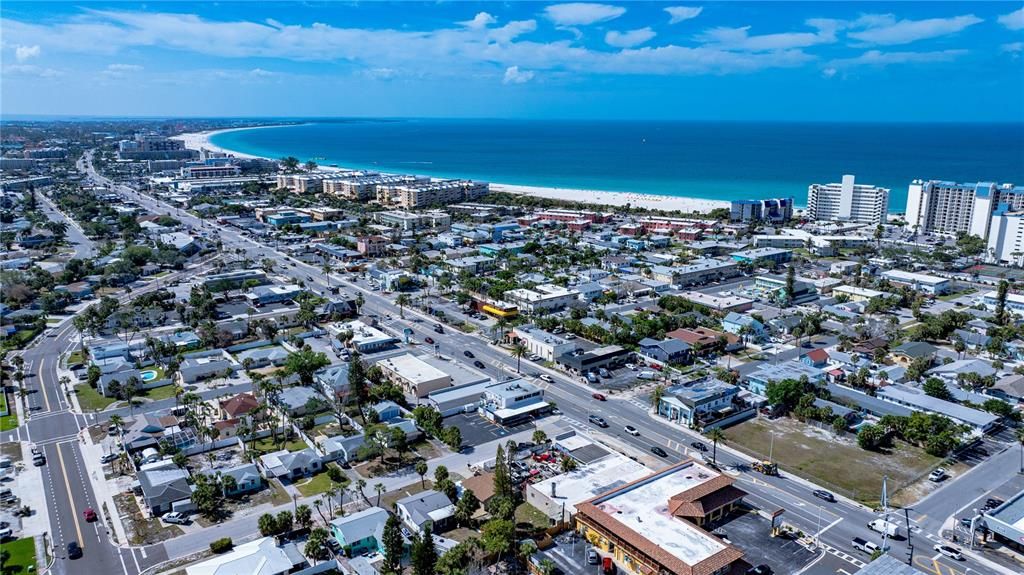 Activo con contrato: $2,975,000 (0.56 acres)