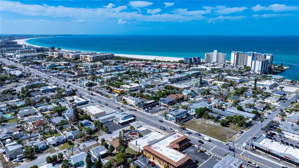 Activo con contrato: $2,975,000 (0.56 acres)