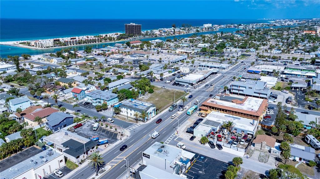 Activo con contrato: $2,975,000 (0.56 acres)