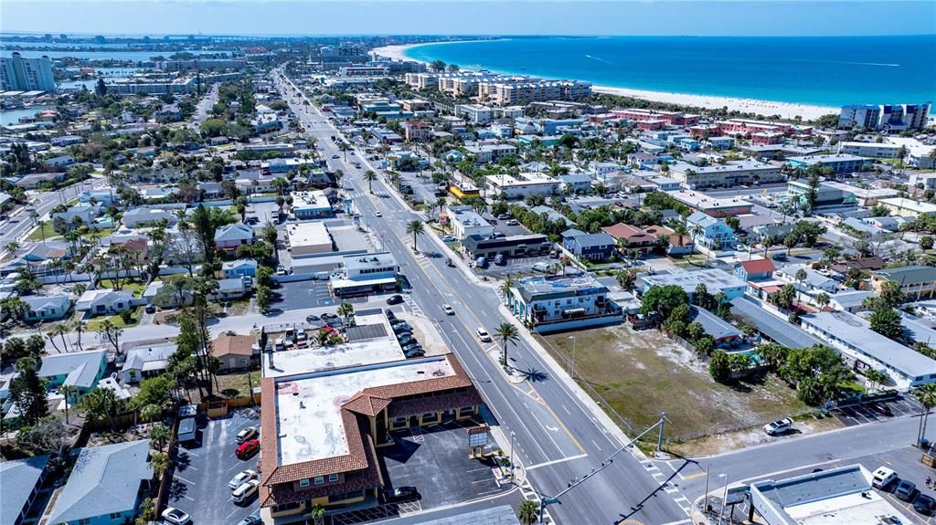 Activo con contrato: $2,975,000 (0.56 acres)