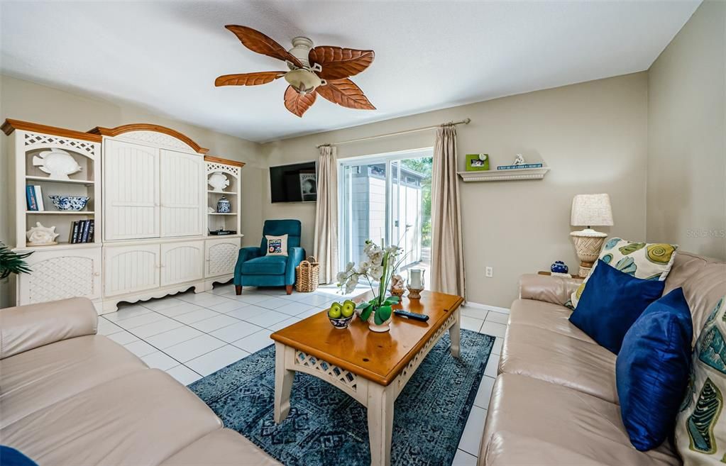 В аренду: $1,995 (2 спален, 2 ванн, 1130 Квадратных фут)