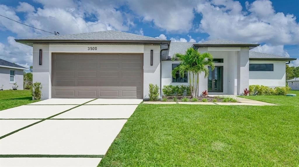 Activo con contrato: $369,900 (3 camas, 3 baños, 1894 Pies cuadrados)