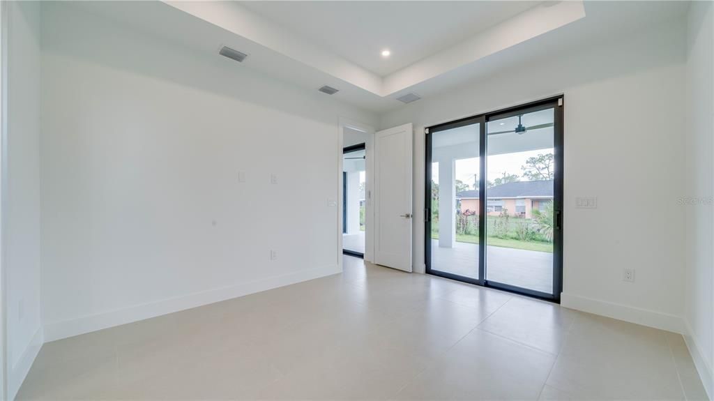 Activo con contrato: $369,900 (3 camas, 3 baños, 1894 Pies cuadrados)