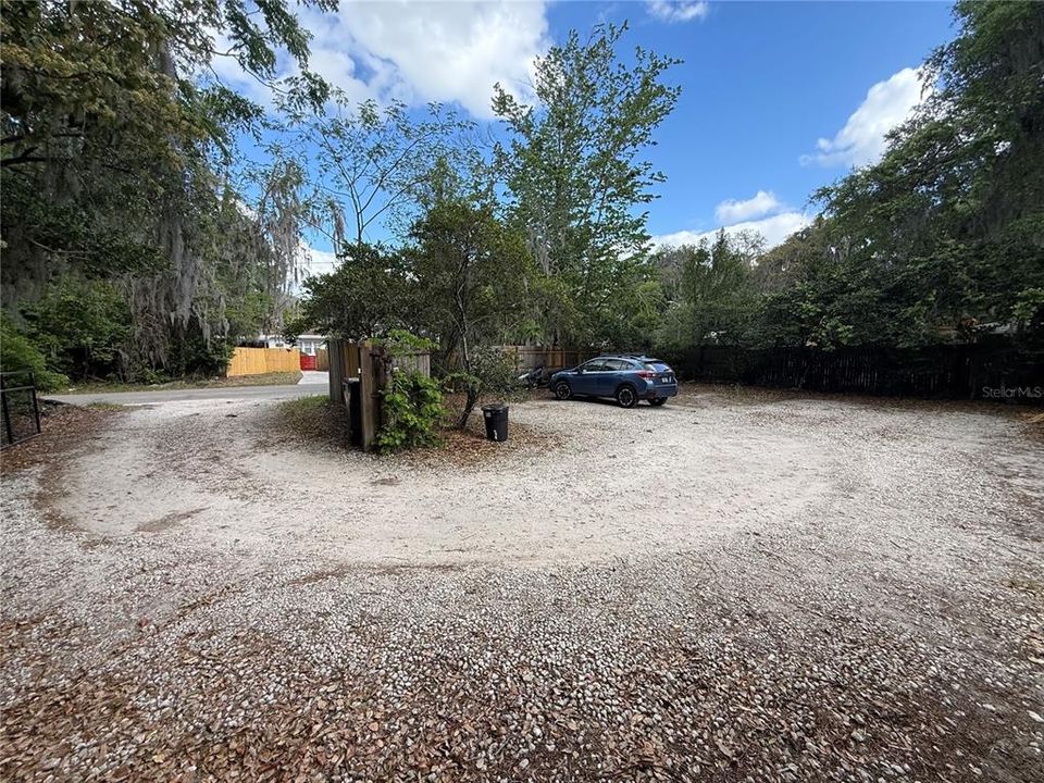 For Sale: $565,000 (5 beds, 3 baths, 2275 Square Feet)