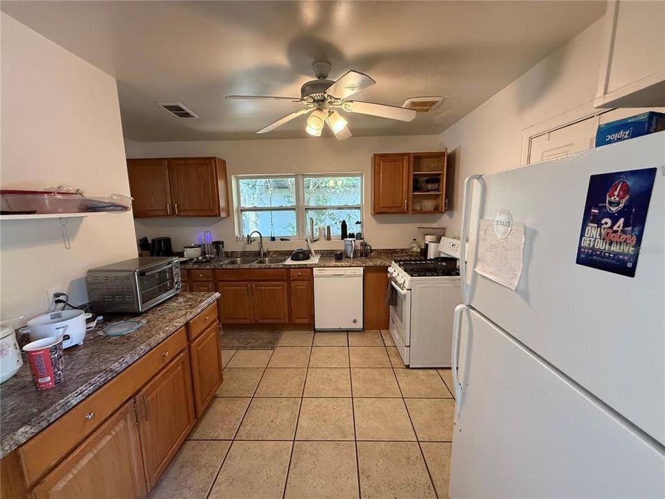 For Sale: $565,000 (5 beds, 3 baths, 2275 Square Feet)