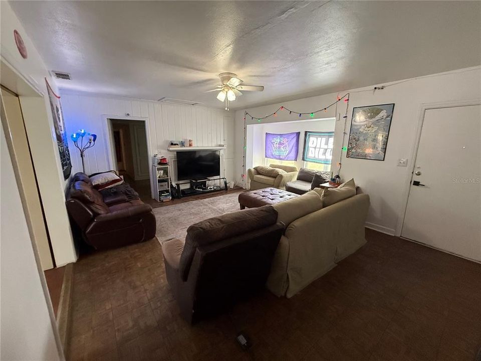 For Sale: $565,000 (5 beds, 3 baths, 2275 Square Feet)