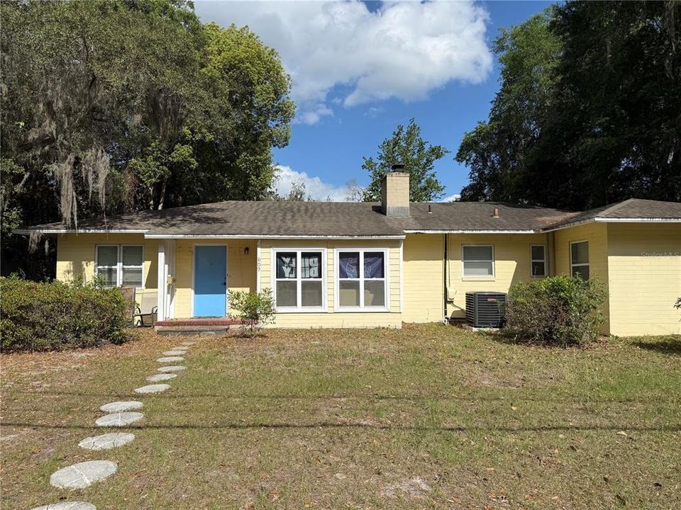 For Sale: $565,000 (5 beds, 3 baths, 2275 Square Feet)
