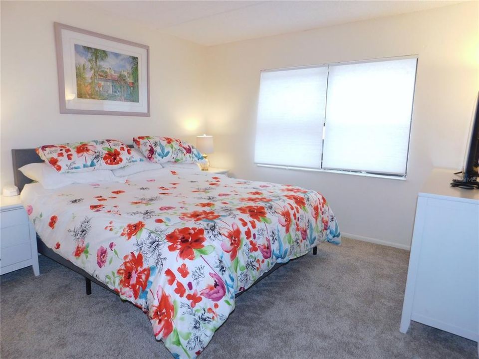 В аренду: $1,900 (2 спален, 2 ванн, 924 Квадратных фут)