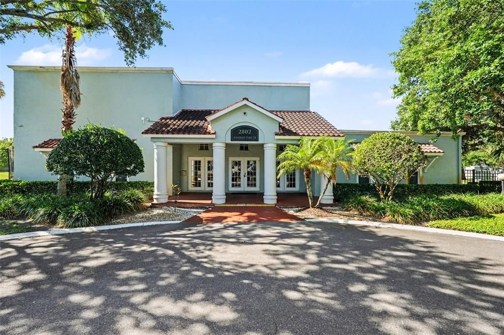 For Sale: $119,400 (1 beds, 1 baths, 742 Square Feet)