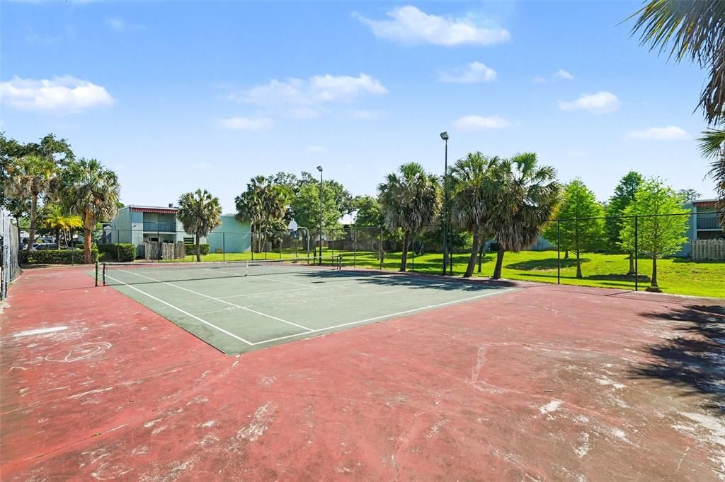 For Sale: $119,400 (1 beds, 1 baths, 742 Square Feet)