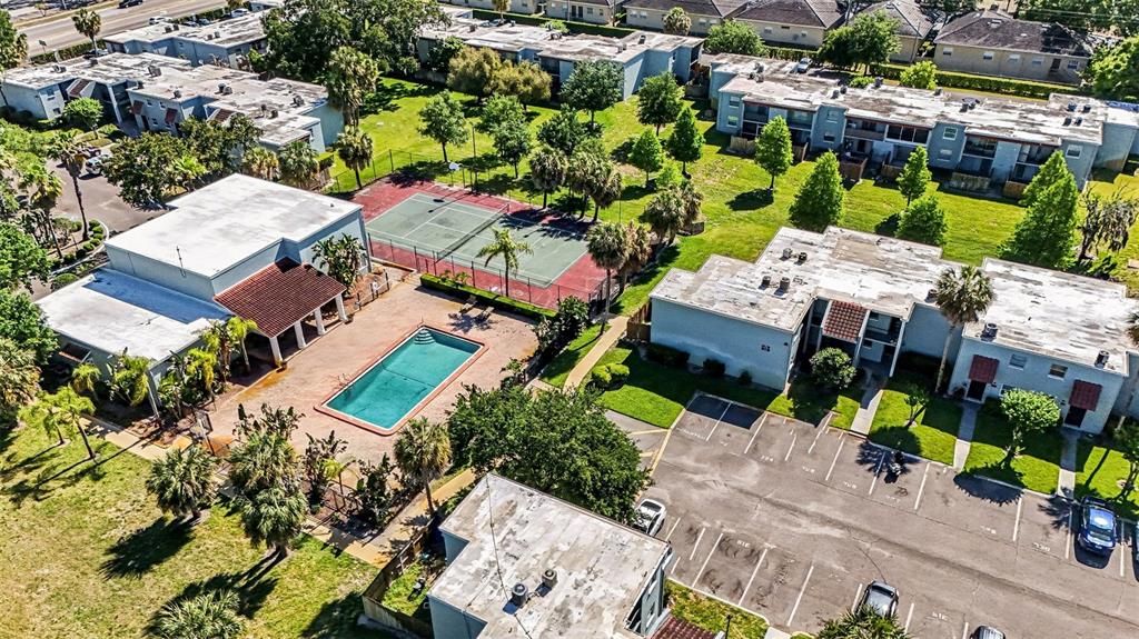For Sale: $119,400 (1 beds, 1 baths, 742 Square Feet)