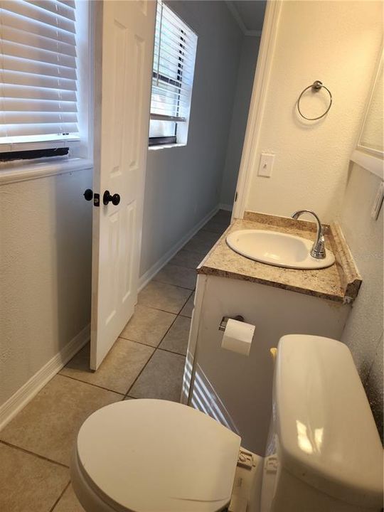Active With Contract: $199,900 (3 beds, 1 baths, 1008 Square Feet)
