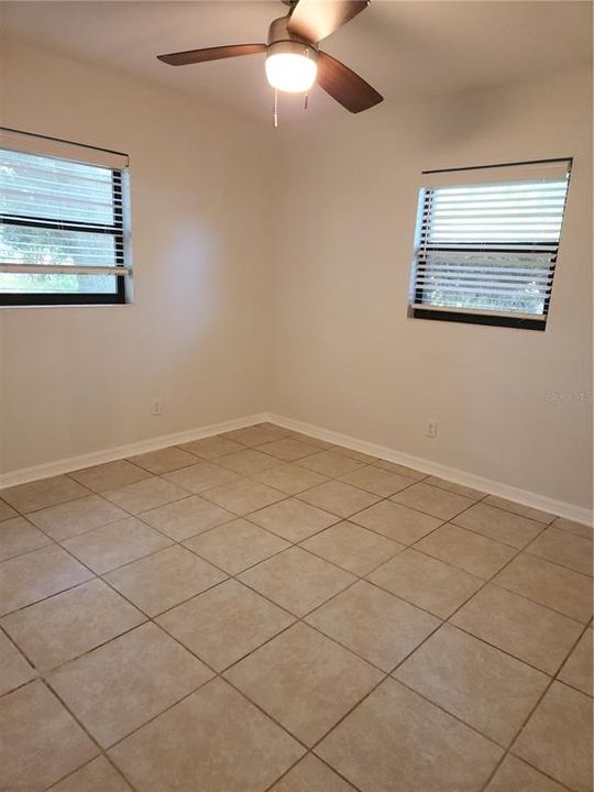 Active With Contract: $199,900 (3 beds, 1 baths, 1008 Square Feet)