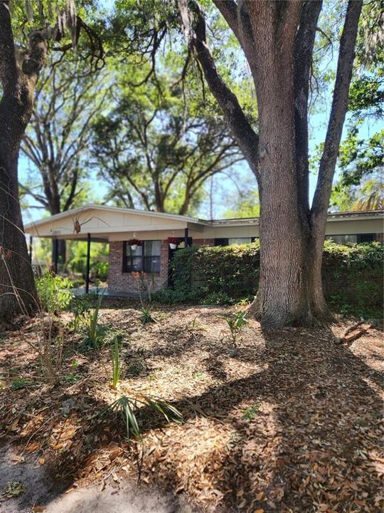 Active With Contract: $199,900 (3 beds, 1 baths, 1008 Square Feet)