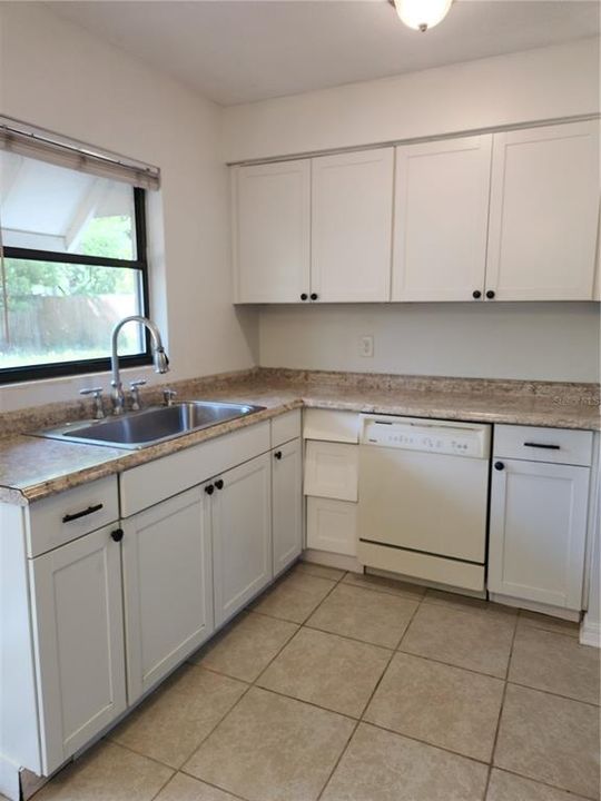 Active With Contract: $199,900 (3 beds, 1 baths, 1008 Square Feet)
