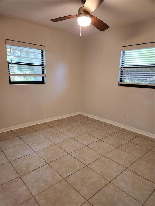 Active With Contract: $199,900 (3 beds, 1 baths, 1008 Square Feet)