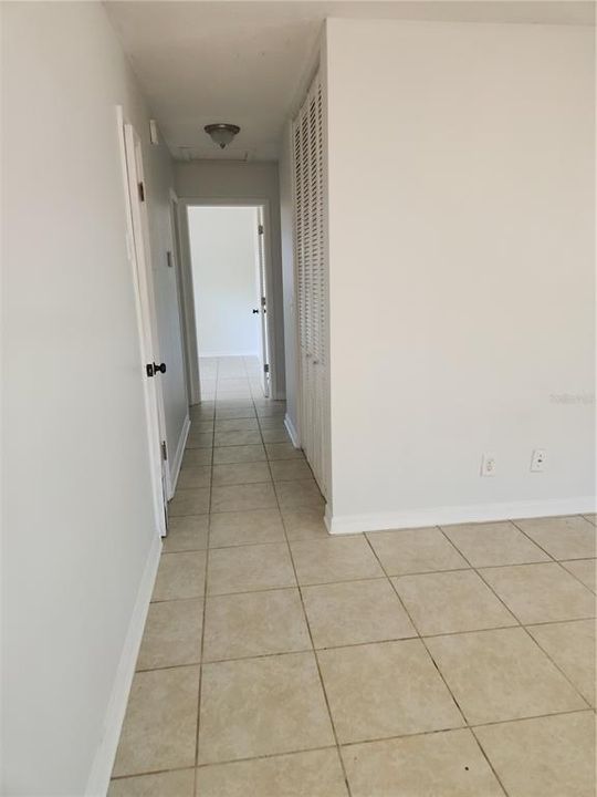 Active With Contract: $199,900 (3 beds, 1 baths, 1008 Square Feet)
