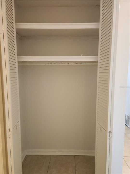 Active With Contract: $199,900 (3 beds, 1 baths, 1008 Square Feet)