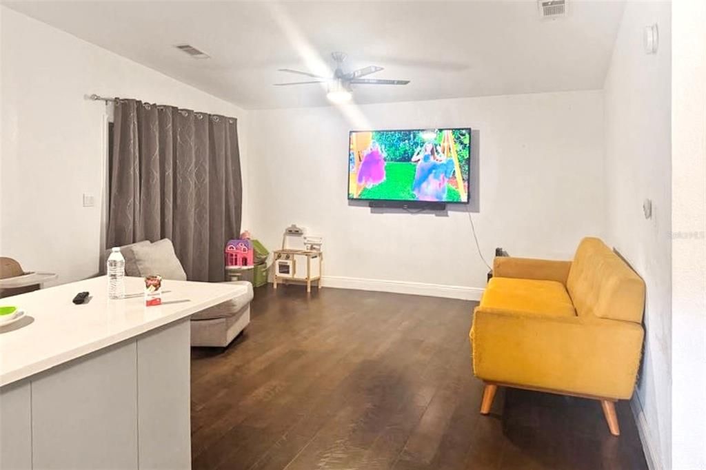 For Sale: $198,000 (3 beds, 2 baths, 768 Square Feet)