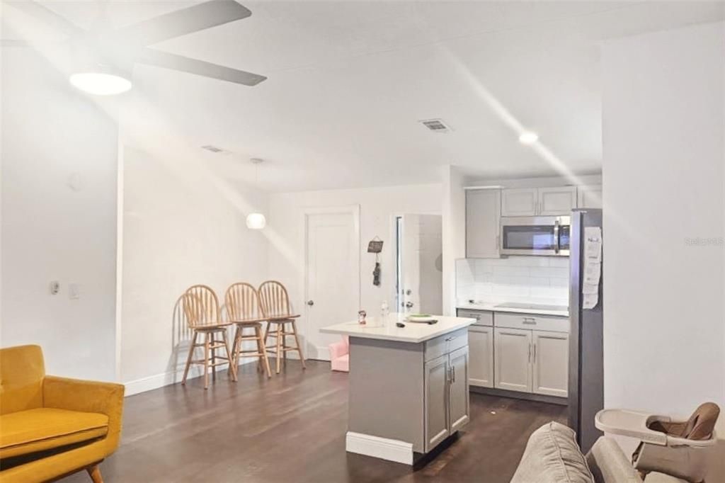 For Sale: $198,000 (3 beds, 2 baths, 768 Square Feet)