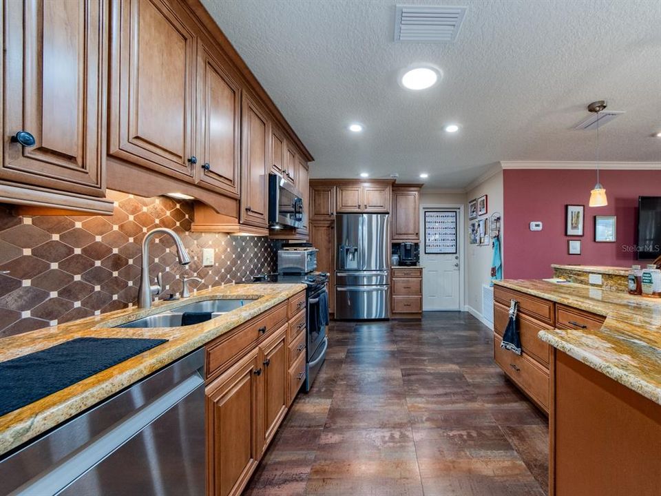 En Venta: $479,000 (4 camas, 3 baños, 2307 Pies cuadrados)