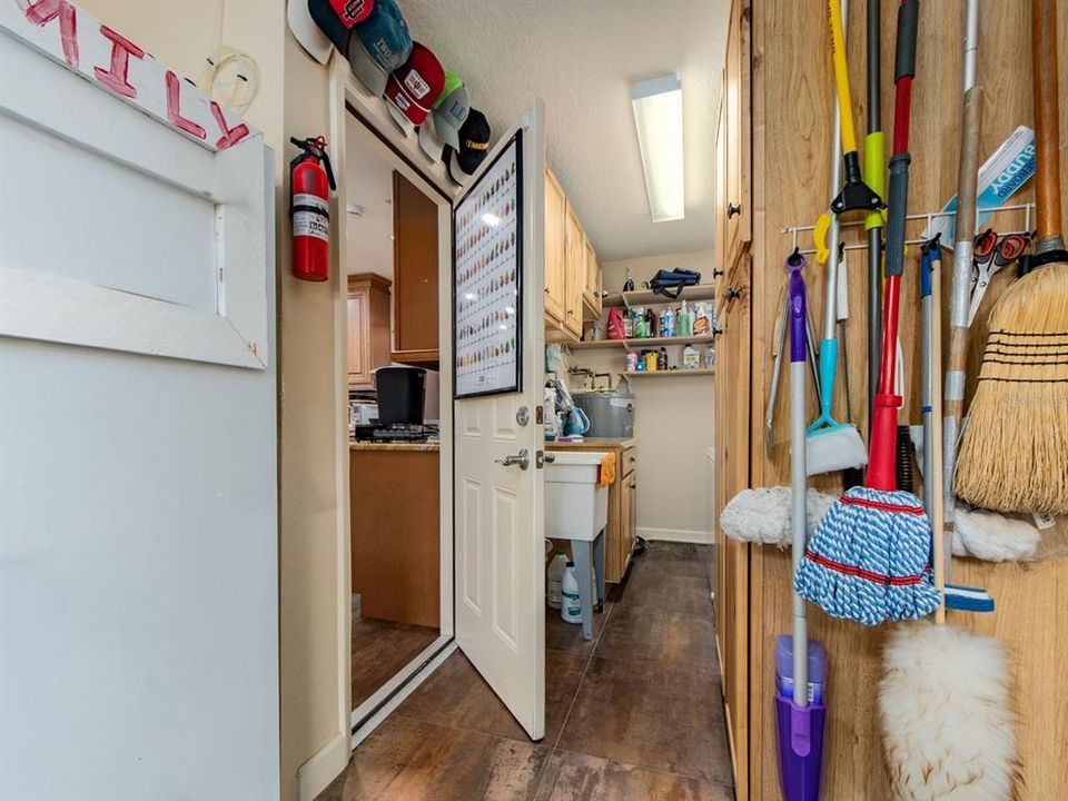 En Venta: $479,000 (4 camas, 3 baños, 2307 Pies cuadrados)