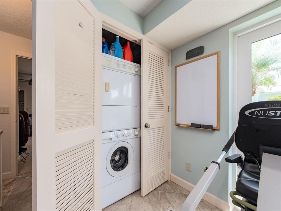 En Venta: $479,000 (4 camas, 3 baños, 2307 Pies cuadrados)