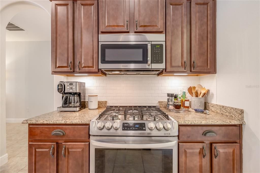 Active With Contract: $610,000 (4 beds, 3 baths, 3068 Square Feet)