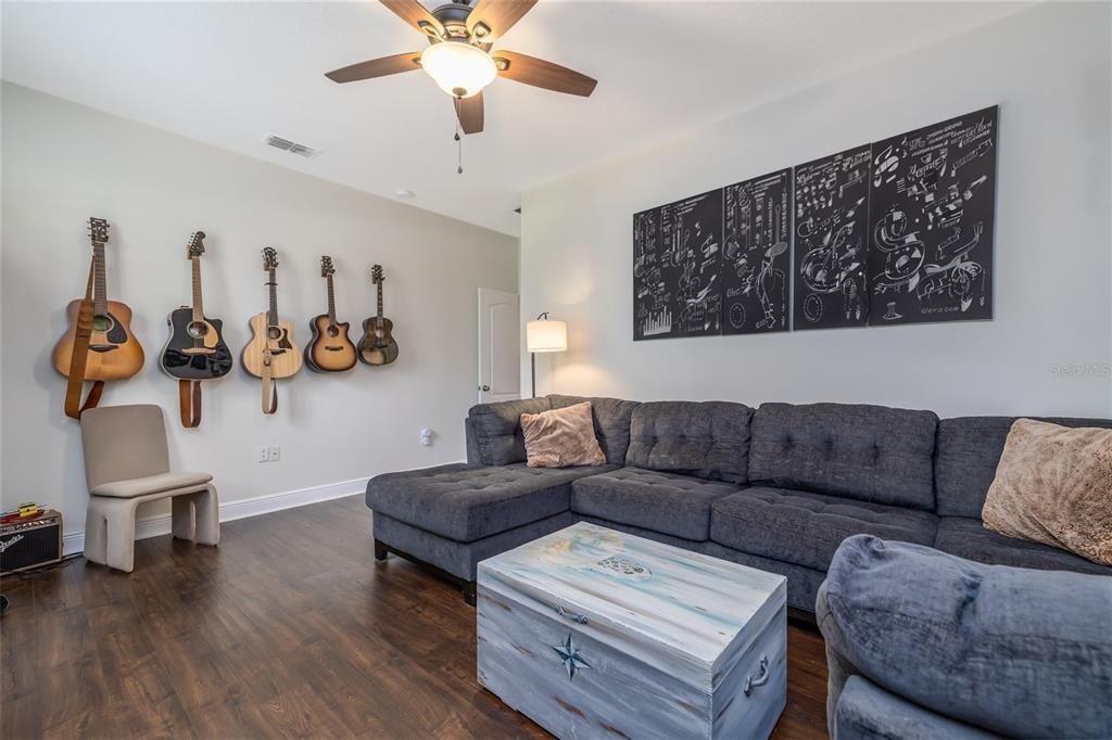Active With Contract: $610,000 (4 beds, 3 baths, 3068 Square Feet)