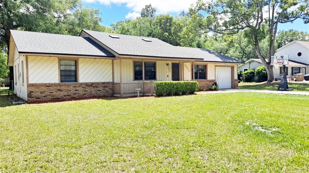 En Venta: $299,900 (3 camas, 2 baños, 1208 Pies cuadrados)
