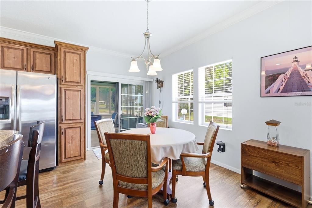 For Sale: $229,900 (2 beds, 2 baths, 1375 Square Feet)