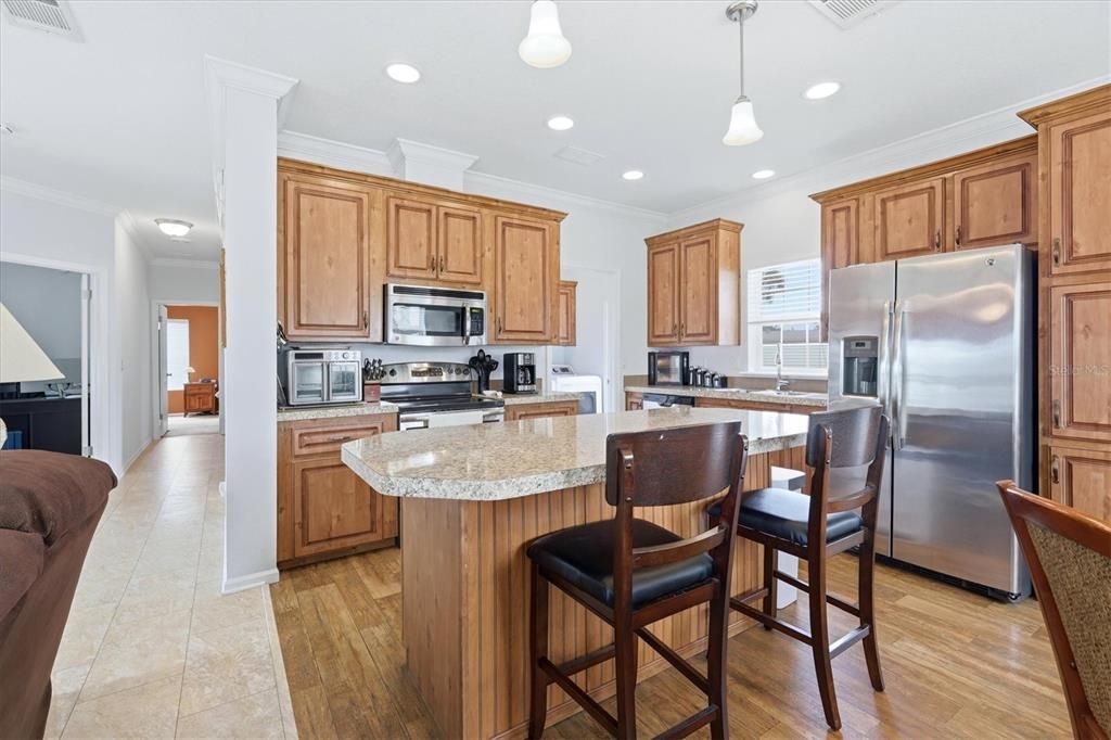 For Sale: $229,900 (2 beds, 2 baths, 1375 Square Feet)