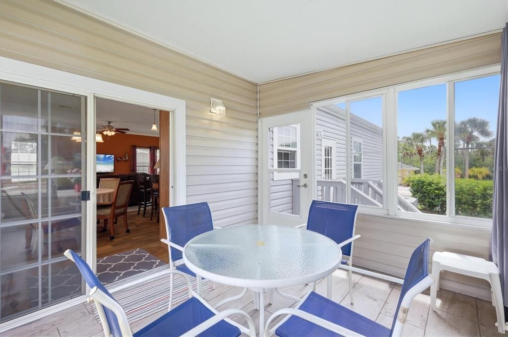 For Sale: $229,900 (2 beds, 2 baths, 1375 Square Feet)