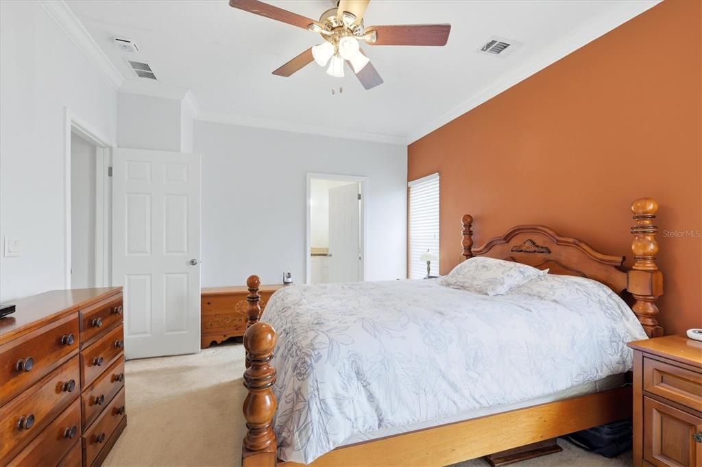 For Sale: $229,900 (2 beds, 2 baths, 1375 Square Feet)