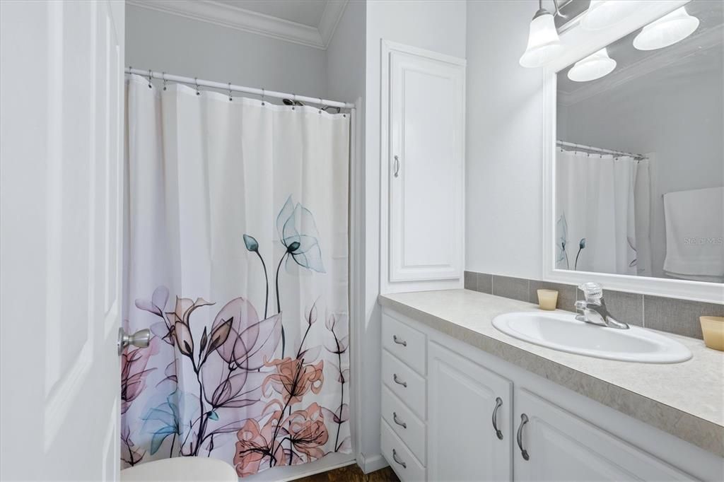 For Sale: $229,900 (2 beds, 2 baths, 1375 Square Feet)