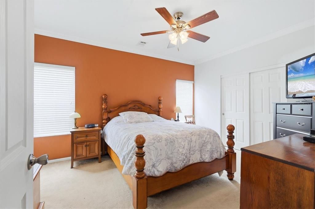 For Sale: $229,900 (2 beds, 2 baths, 1375 Square Feet)